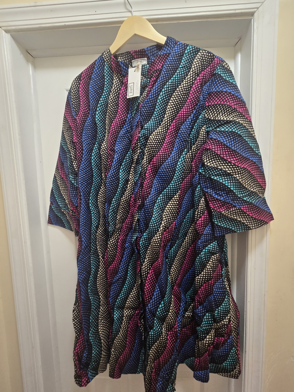 Multicolor Wave-Print Midi Dress - Vibrant Teal, Blue & Pink
